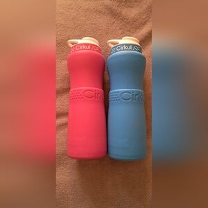 (2) 22oz Cirkul White Stainless Steel With Silicone Shock Sleeves